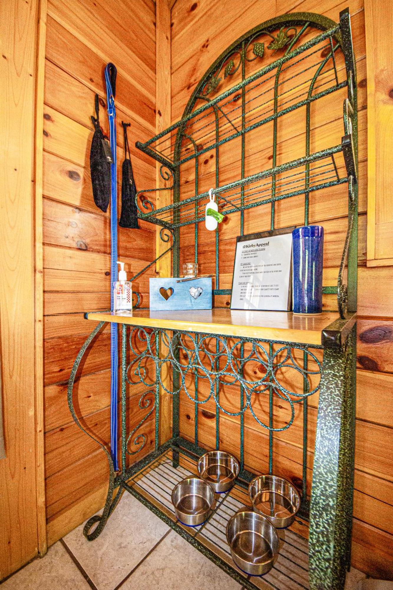 Love Me Tender Studio Cabin Сев'єрвілл Номер фото